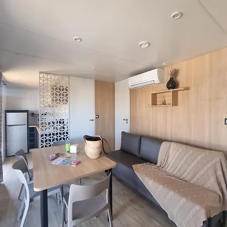 Kamp alanı Mas Des Lavandes 4*